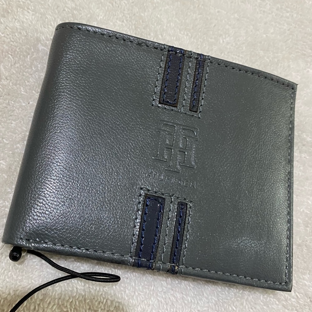 Tommy Hilfiger Men’s Grey Genuine Leather Wallet - Picture 2 of 6
